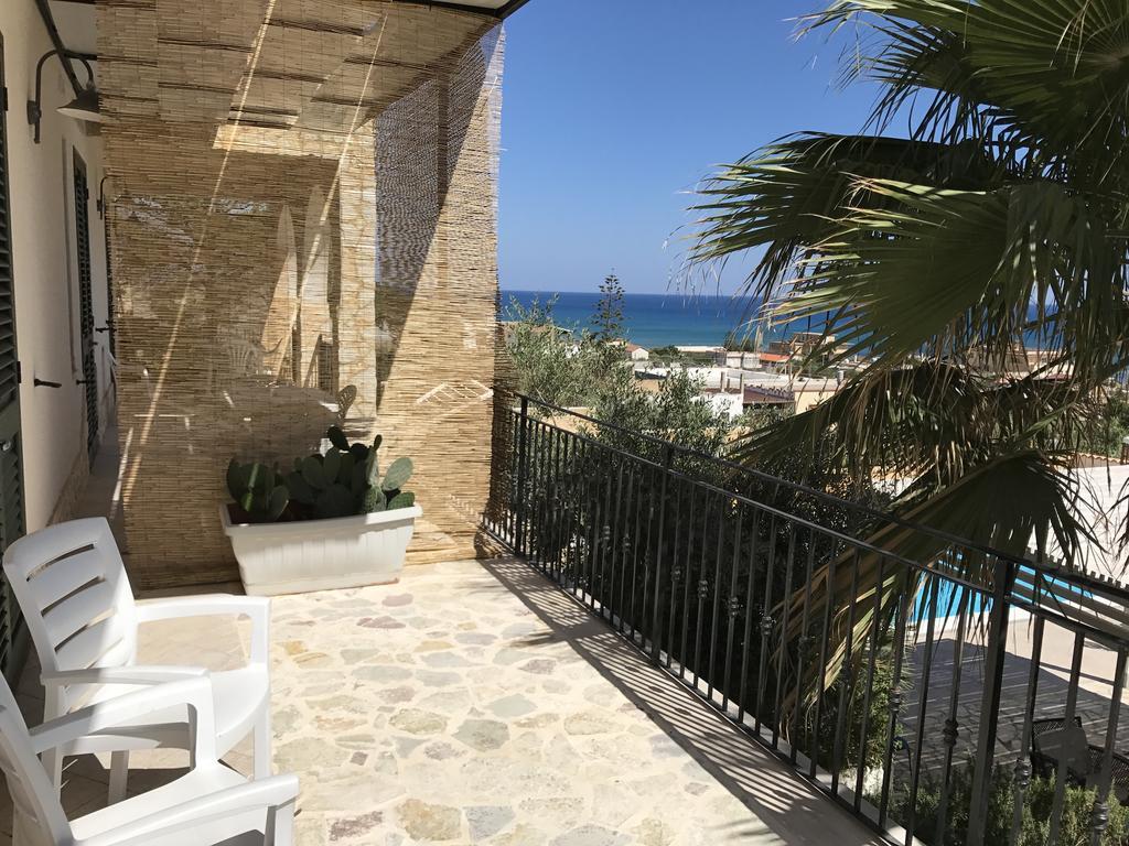 Villa Ceni - Appartamenti Con Camere, Cucina, Wc E Terrazza Sul Mare In Villa Con Piscina, Giardino E Parcheggio Marinella di Selinunte Exterior foto