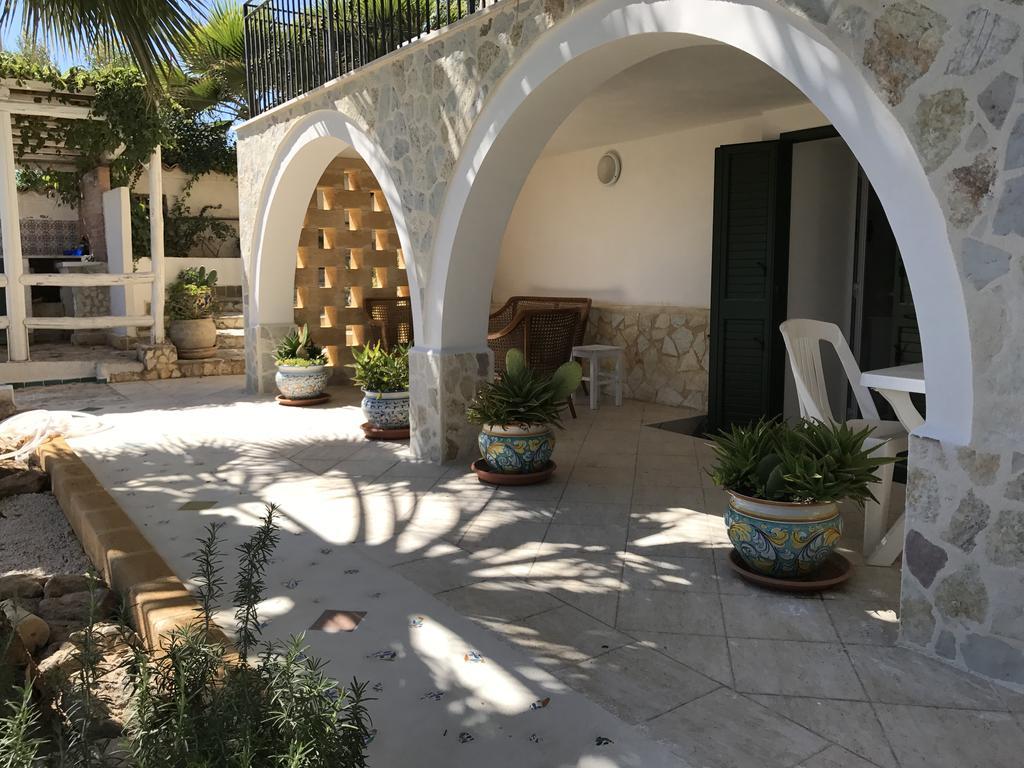Villa Ceni - Appartamenti Con Camere, Cucina, Wc E Terrazza Sul Mare In Villa Con Piscina, Giardino E Parcheggio Marinella di Selinunte Exterior foto